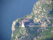 14 Il rifugio dall'alto